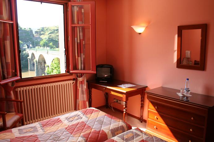 Reservation d'hotel à Assac
