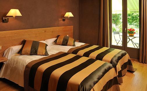 Reservation d'hotel à Mur-de-Barrez