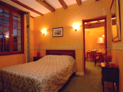 Reservation d'hotel à Fontevraud L Abbaye
