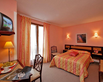 Reservation d'hotel à Saintes