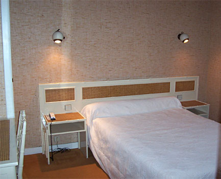 Reservation d'hotel à Saintes
