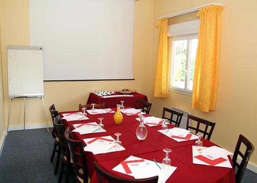 Reservation d'hotel à Cléon