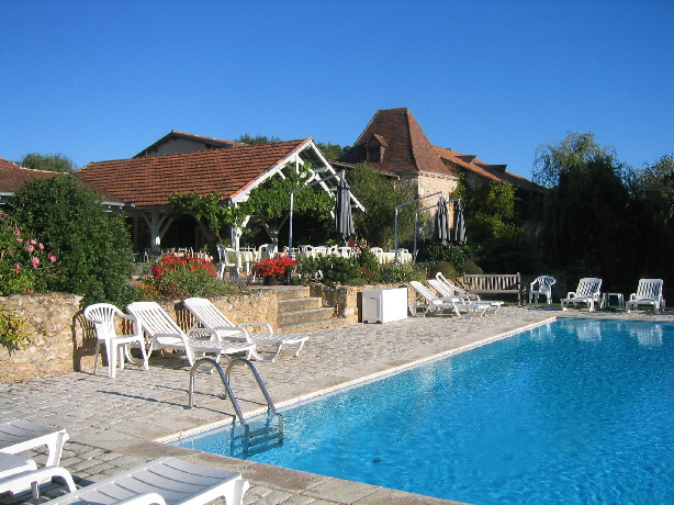 Reservation d'hotel à Cadouin