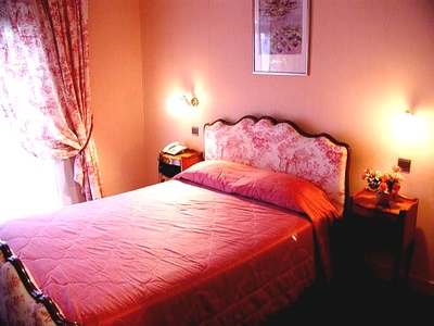 Reservation d'hotel à Les-Loges-en-Josas