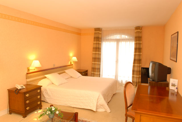 Reservation d'hotel à Les-Loges-en-Josas
