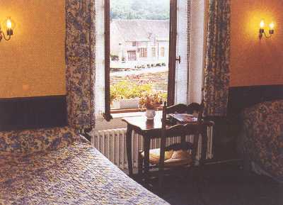 Reservation d'hotel à Bléneau