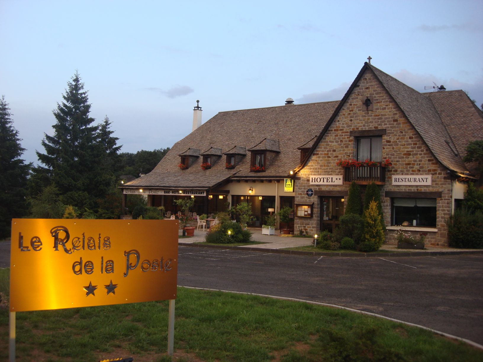 Reservation d'hotel à Neuvéglise