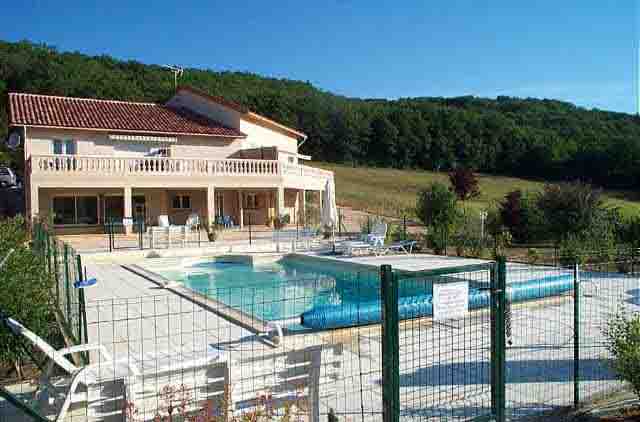 Reservation d'hotel à Saint-Géry