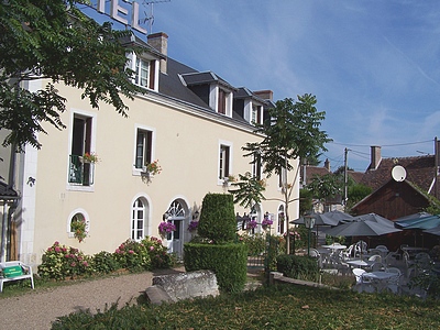 Reservation d'hotel à Thésée