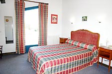 Reservation d'hotel à Saint-Hilaire-d'Ozilhan