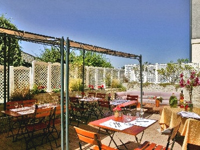 Reservation d'hotel à Jonzac