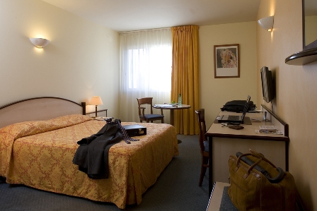 Reservation d'hotel à Istres