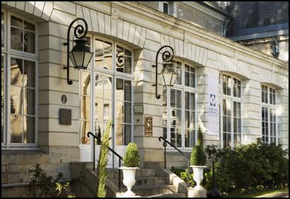 Reservation d'hotel à Luynes