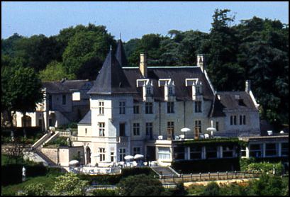 Reservation d'hotel à Trèves-Cunault