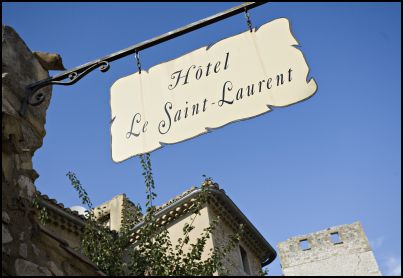 Reservation d'hotel à Saint-Laurent-des-Arbres