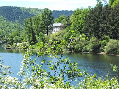 Reservation d'hotel à Saint-Merd-de-Lapleau
