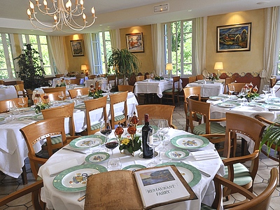 Reservation d'hotel à Saint-Merd-de-Lapleau