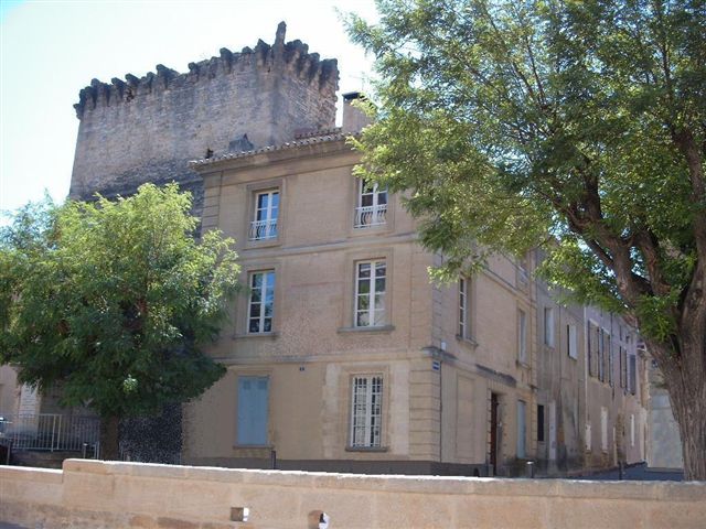 Reservation d'hotel à Remoulins