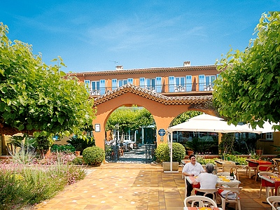 Reservation d'hotel à Roquebrune-sur Argens