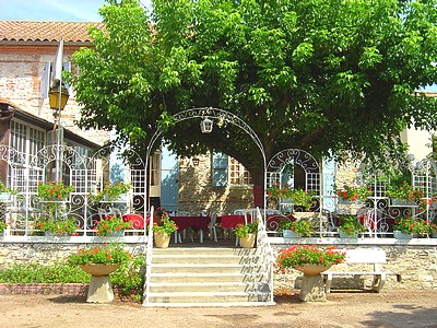 Reservation d'hotel à Bon-Encontre