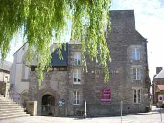 Reservation d'hotel à Dinan