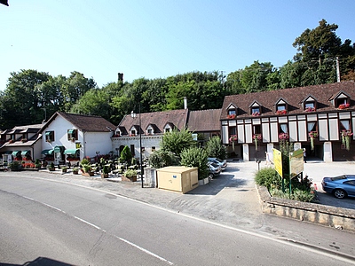 Reservation d'hotel à Bèze