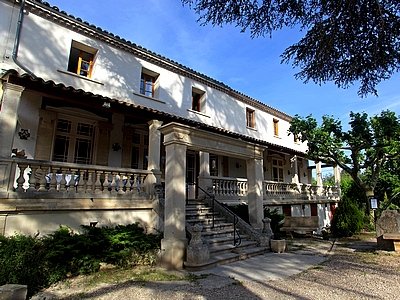 Reservation d'hotel à Remoulins