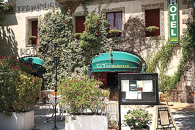 Reservation d'hotel à Sénas