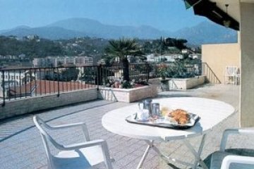 Reservation d'hotel à Menton