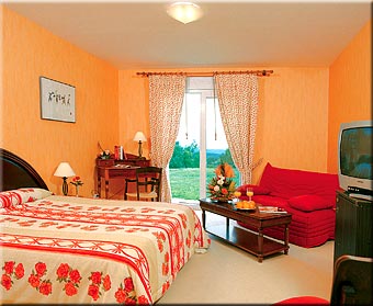 Reservation d'hotel à Saint-Pierre-Lafeuille