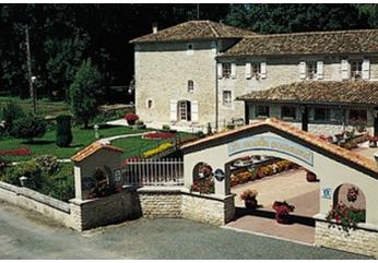 Reservation d'hotel à Asnières-sur-Nouère