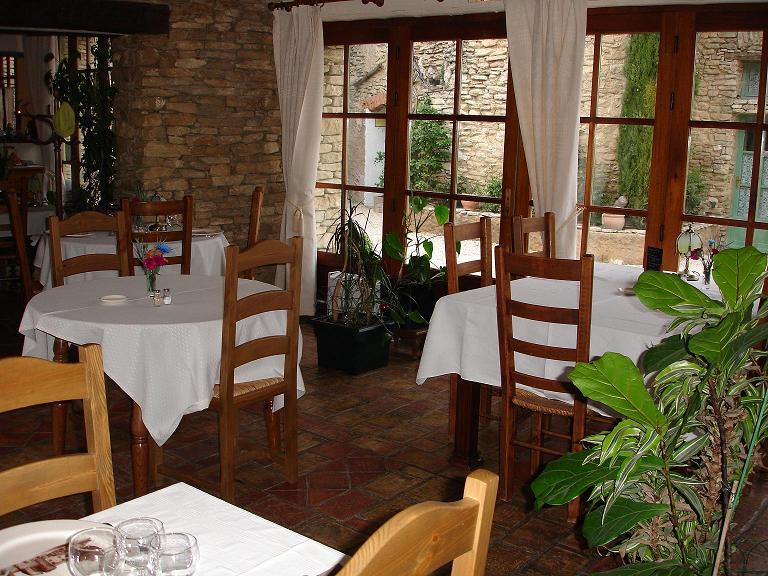 Reservation d'hotel à La Roque-sur-Pernes