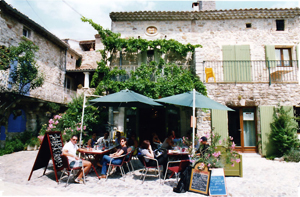 Reservation d'hotel à Aiguèze