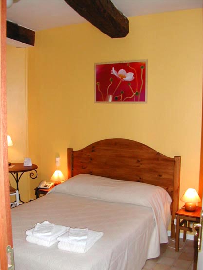 Reservation d'hotel à Estoublon