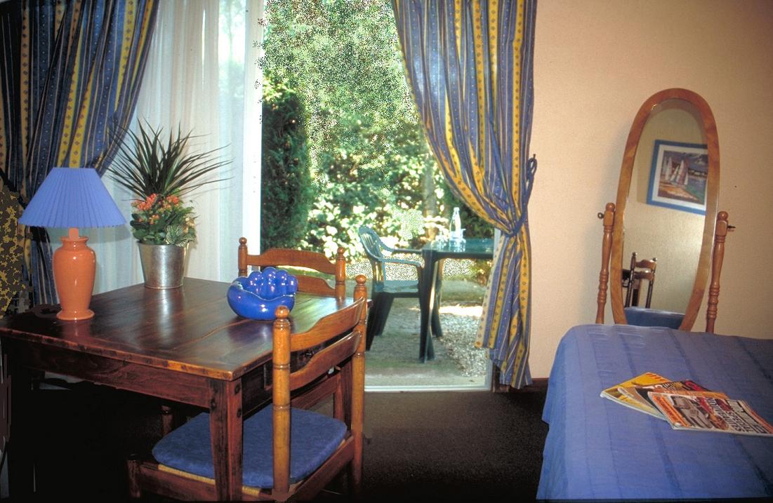 Reservation d'hotel à Escolives-Sainte-Camille