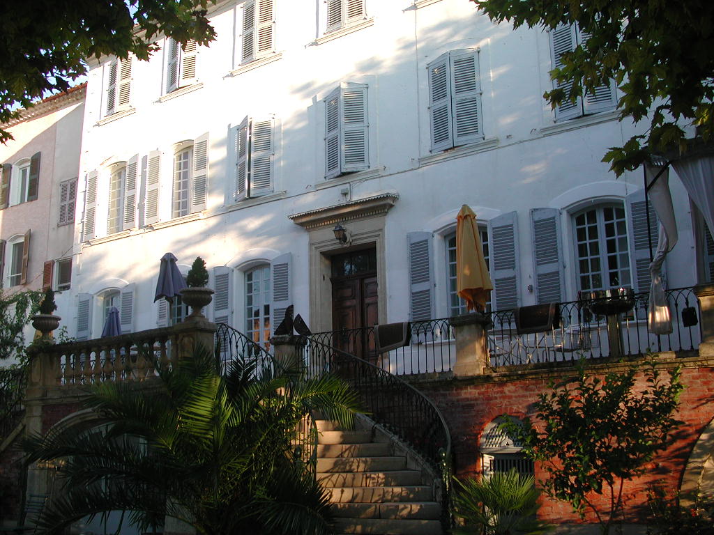 Reservation d'hotel à Lorgues