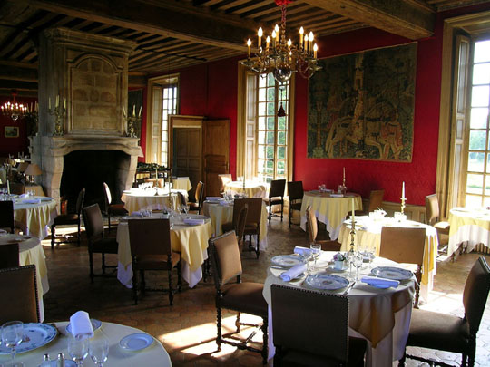 Reservation d'hotel à Douains