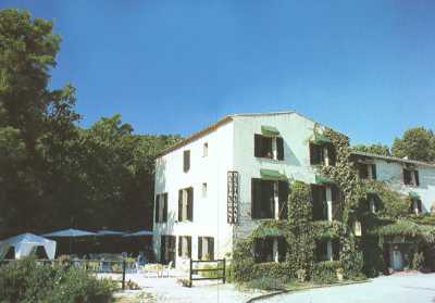Reservation d'hotel à Villecroze