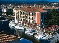 Reservation d'hotel à Grimaud