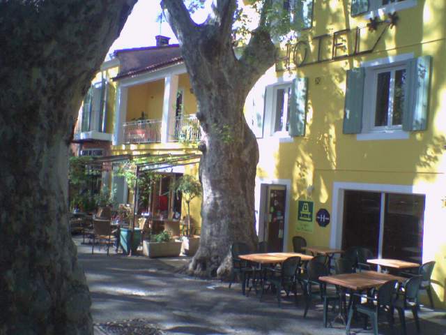 Reservation d'hotel à Cucuron
