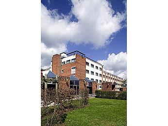 Reservation d'hotel à Maurepas