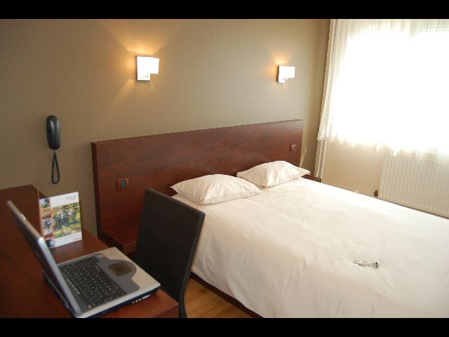 Reservation d'hotel à Écully