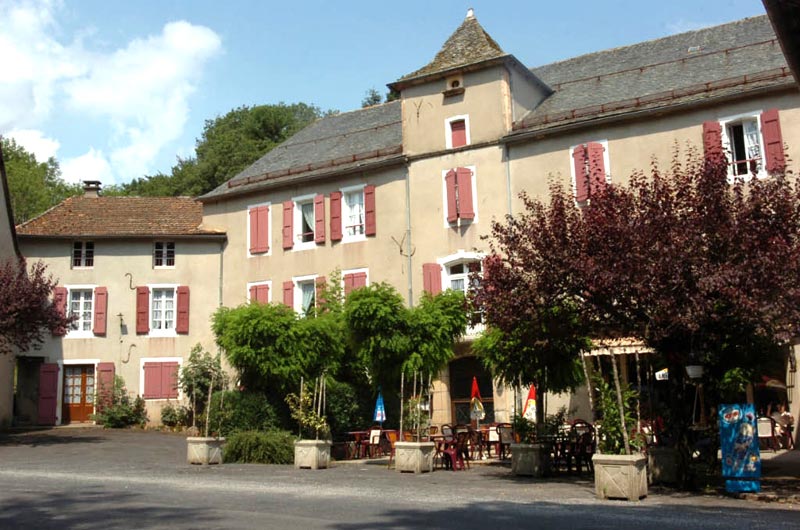 Reservation d'hotel à Vézins-de-Lévézou