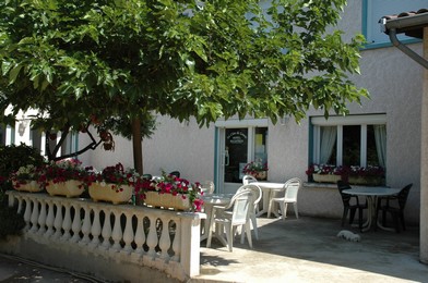 Reservation d'hotel à Aubérives-sur-Varèze