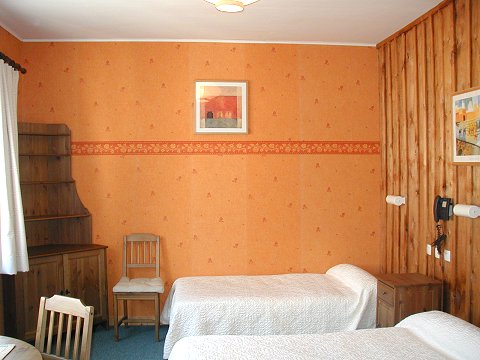 Reservation d'hotel à Seyne