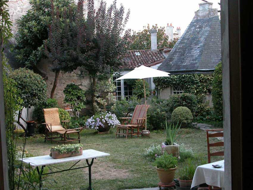 Reservation d'hotel à Saintes