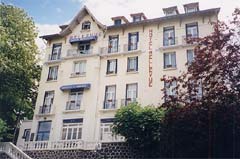 Reservation d'hotel à Chambon-sur-Lac