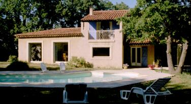 Reservation d'hotel à Trets
