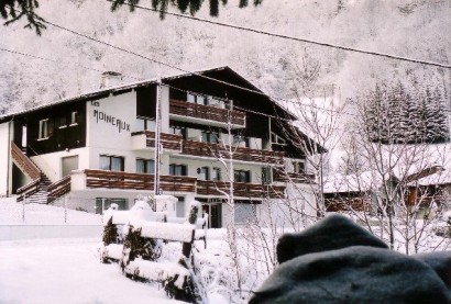 Reservation d'hotel à Lullin