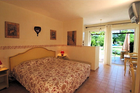 Reservation d'hotel à Tourette-sur-Loup